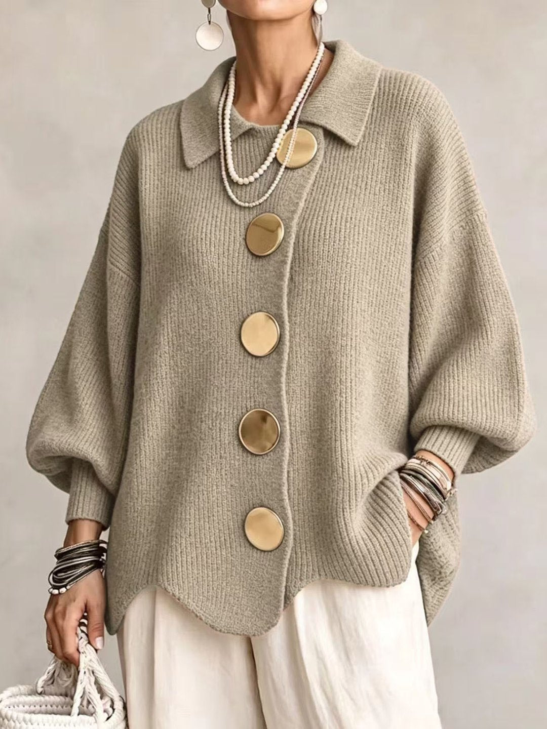 Stefania | Cardigan oversize con colletto e bottoni metallici